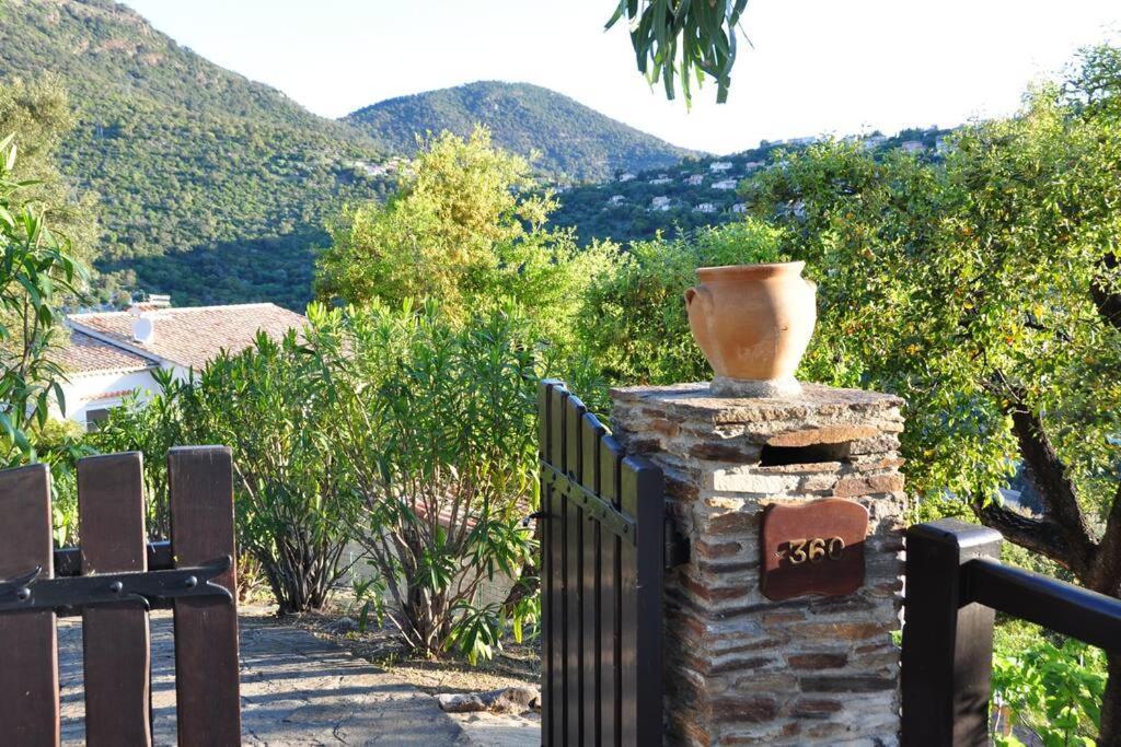 Villa Abeille : Douces Vacances D'Ete Avec Vue Mer Кавалере-сюр-Мер Екстериор снимка
