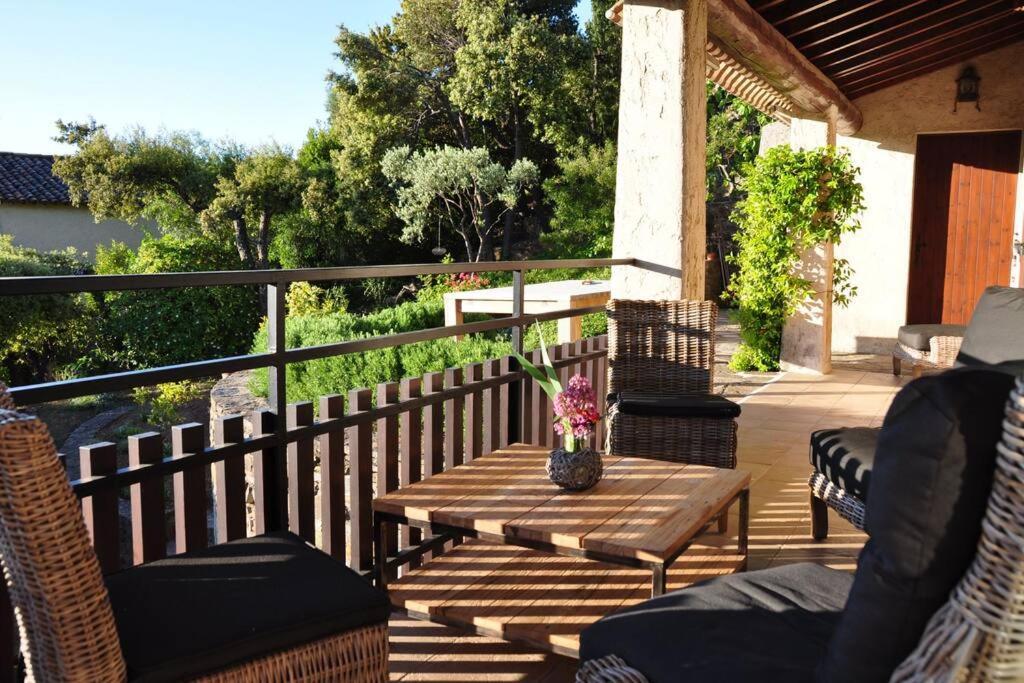 Villa Abeille : Douces Vacances D'Ete Avec Vue Mer Кавалере-сюр-Мер Екстериор снимка